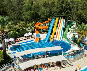 Crystal Green Bay Resort&Spa