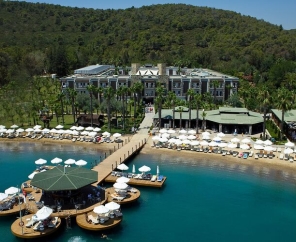 Crystal Green Bay Resort&Spa