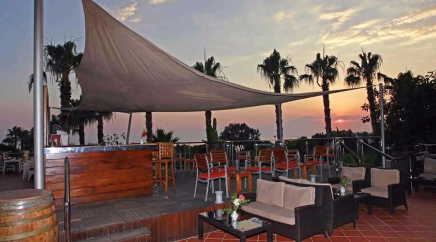 Club Grand Side