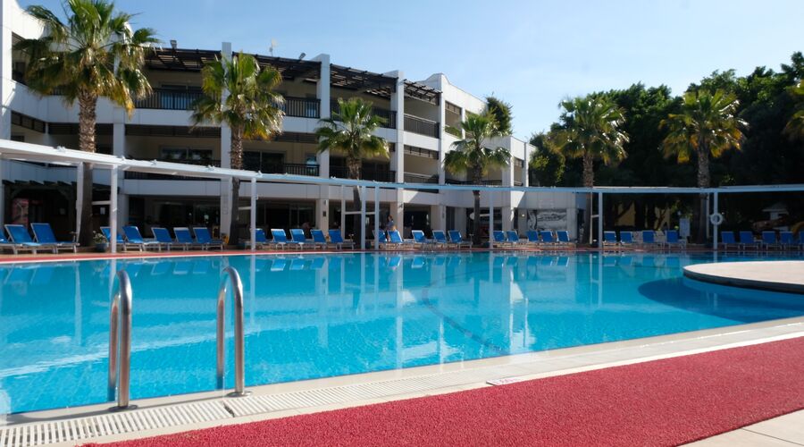 Latanya Park Resort