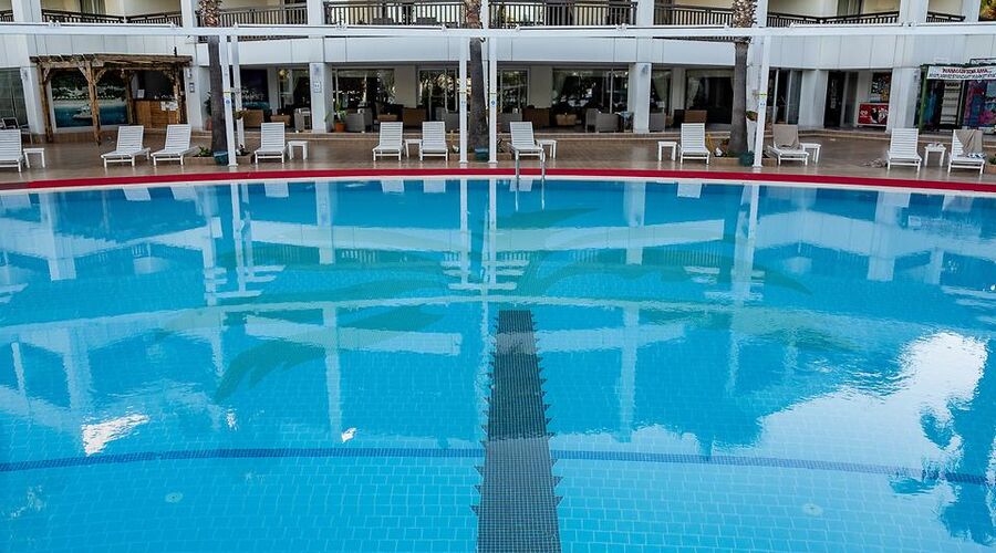 Latanya Park Resort