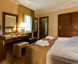 Latanya Park Resort
