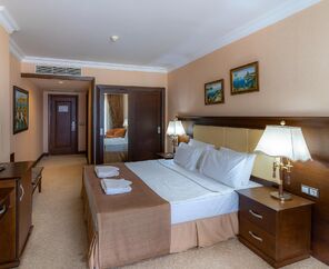Latanya Park Resort