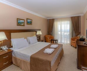 Latanya Park Resort
