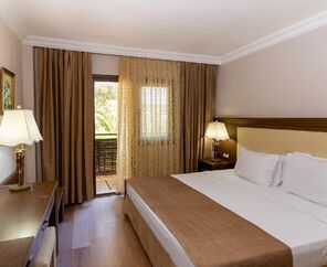 Latanya Park Resort