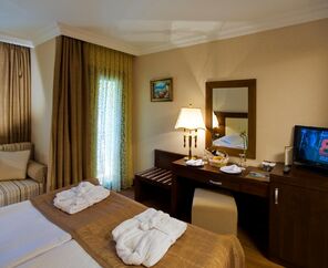 Latanya Park Resort