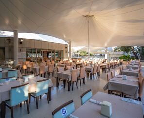 Latanya Park Resort