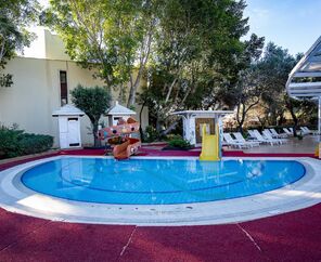 Latanya Park Resort