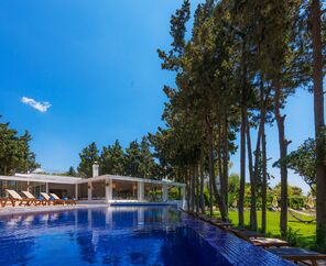 Liv Hotel By Bellazure