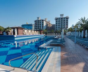 Quattro Beach Spa & Resort Otel