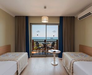 Quattro Beach Spa & Resort Otel