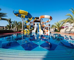 Quattro Beach Spa & Resort Otel