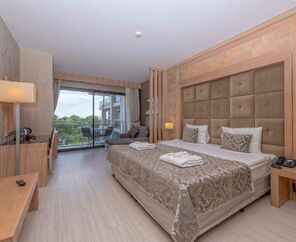 Amara Luxury Resort& Villas