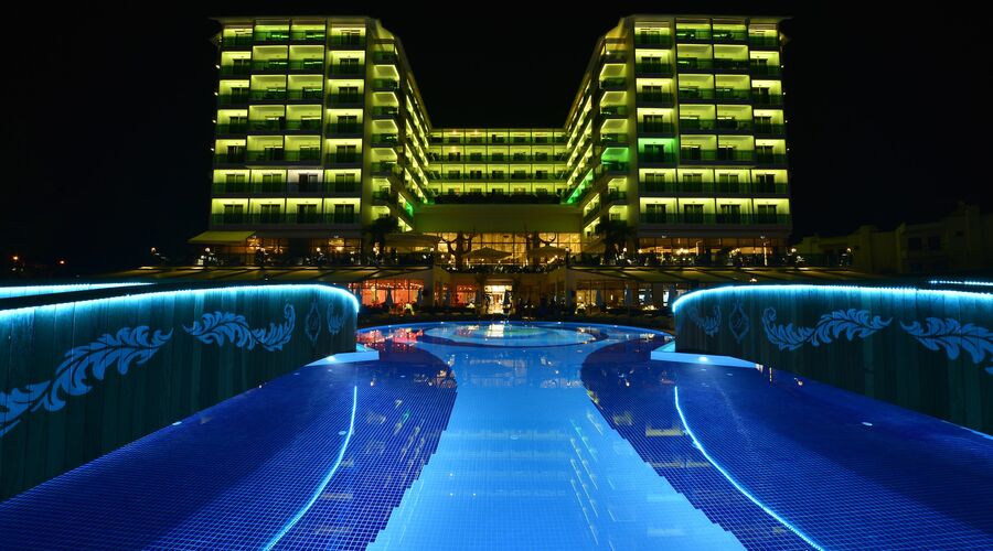 Azura Deluxe Resort&Spa