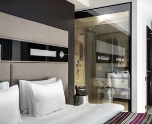 11 Mirrors Design Hotel