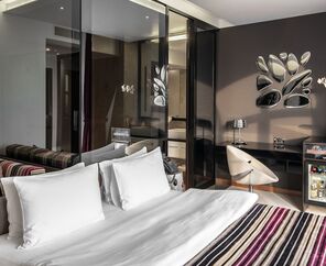 11 Mirrors Design Hotel