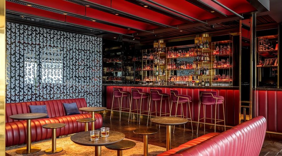 11 Mirrors Design Hotel