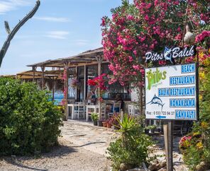 Pitos Bungalows