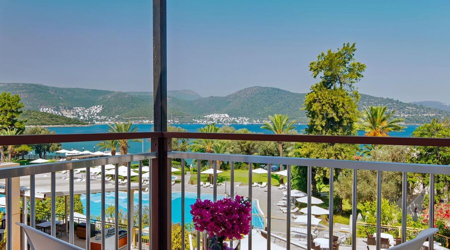 DoubleTree By Hilton Bodrum Işıl Club Resort