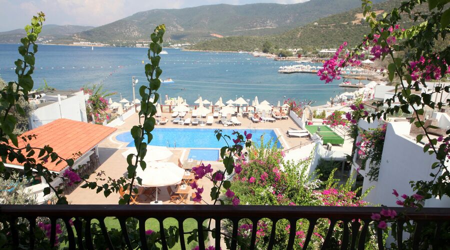 Mi Casa Beach Hotel