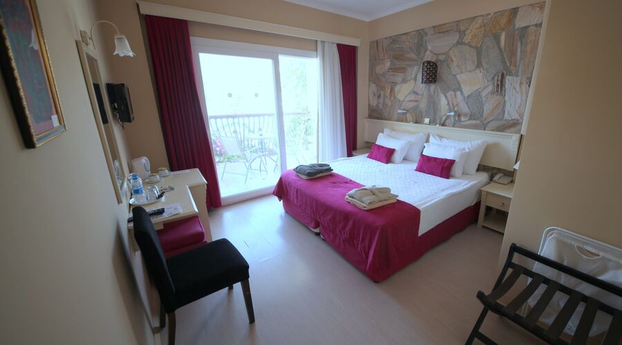 Mi Casa Beach Hotel