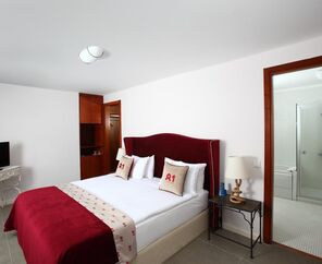 No81 Hotel