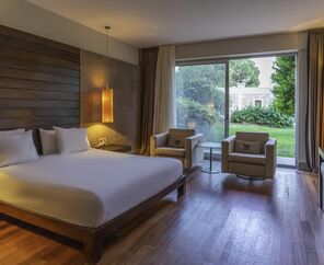 No81 Hotel