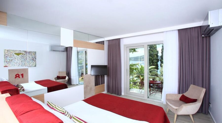 No81 Hotel