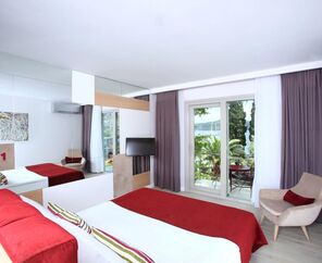 No81 Hotel