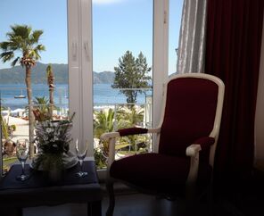 Dora Beach Hotel