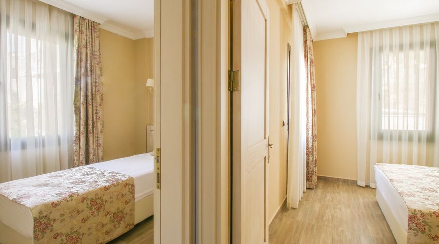 Azka Hotel