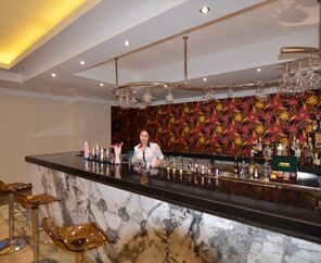 Azka Hotel