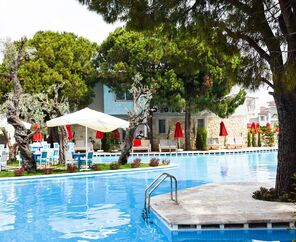 Lyra Resort & Spa Hotel