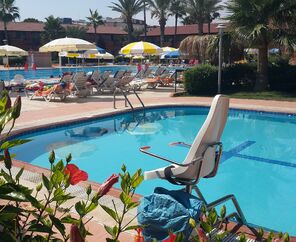 Club Turtas Beach Hotel