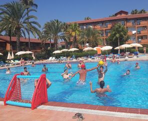 Club Turtas Beach Hotel